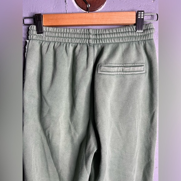 Aerie ANYTIME® The Sweat High Waisted Jogger in green.  Size XS - Picture 5 of 10